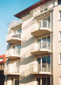 Balkongeländer und Überdachung